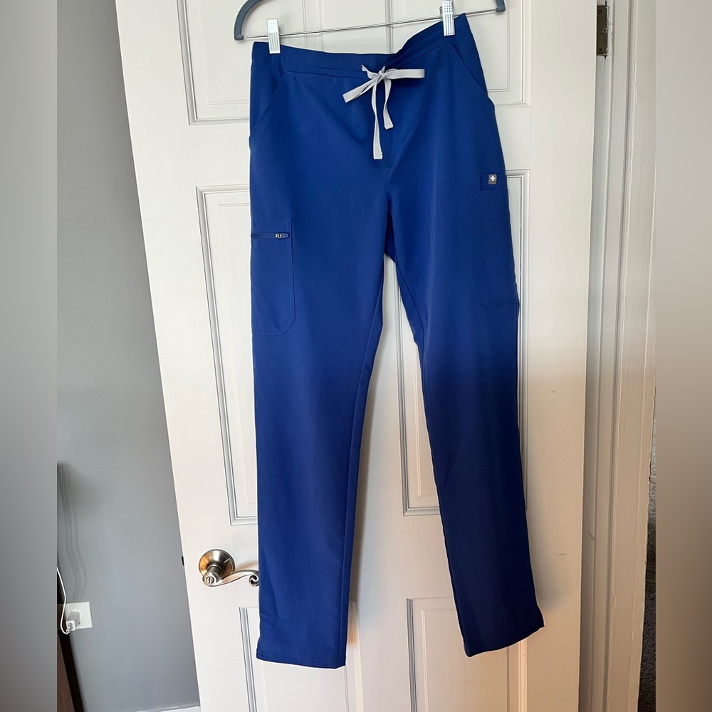 FIGS Limited Edition Yola Skinny Scrub Pants in Denim. Size Small/Tall.